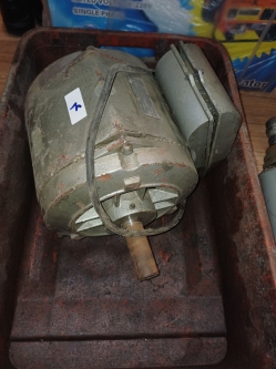 ​دینام 1/5 کیلووات تک فاز ساخت چین - مهدی آرمیده - کارخانجات تهران