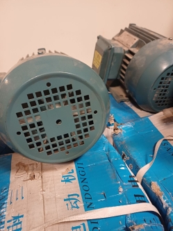 دینام یا الکترو موتور 1/5 کیلووات چینی - مهدی آرمیده - کارخانجات تهران