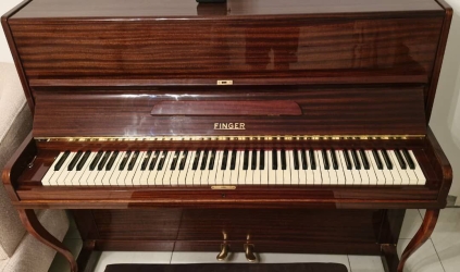 ​پیانو نوستالژی و زیر خاکی برند FINGER آلمان - مهدی آرمیده - کارخانجات تهران