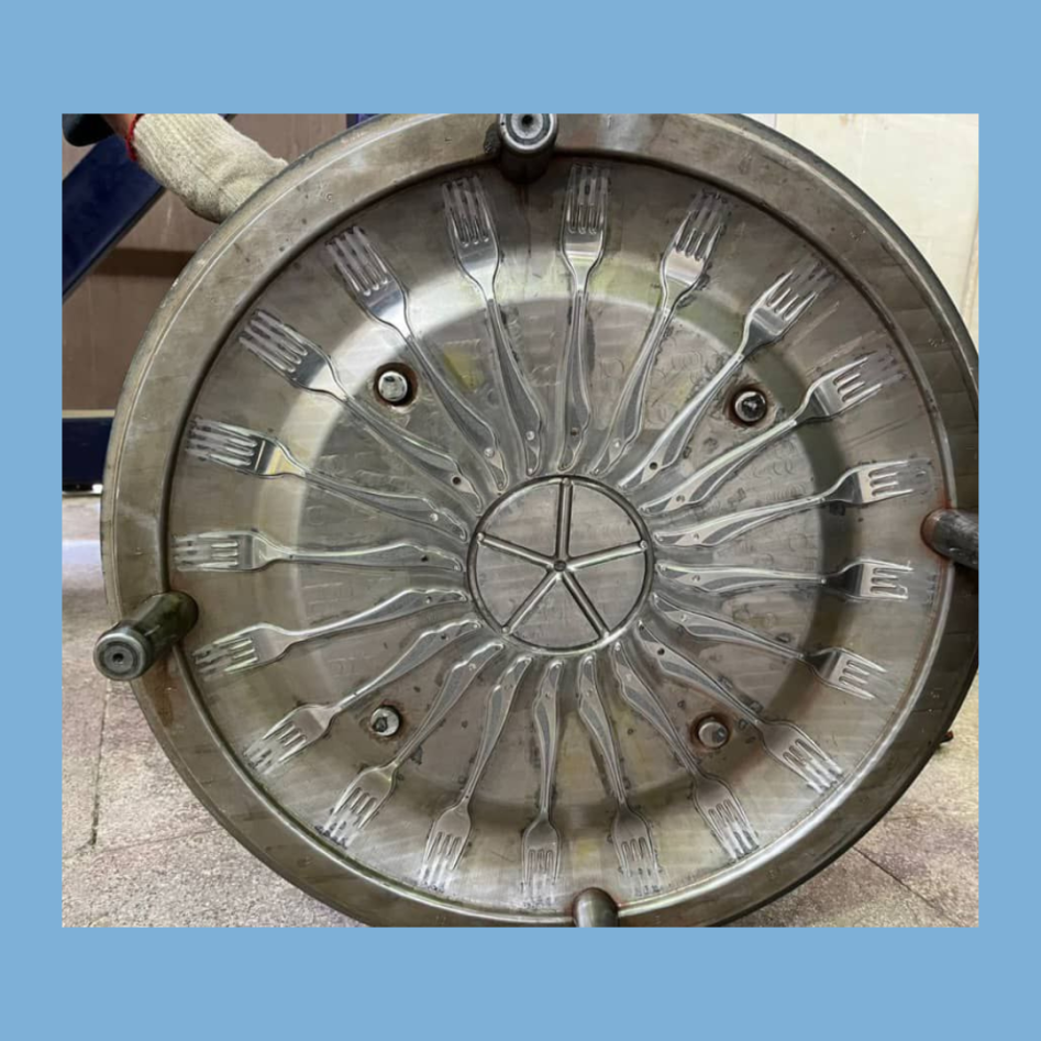 ​قالب تولید چنگال پلاستیک طرح کوشا 