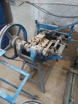 ​پرس افقی با ویبراتور یا فیدر اتومات ساخت چین - مهدی آرمیده - کارخانجات تهران