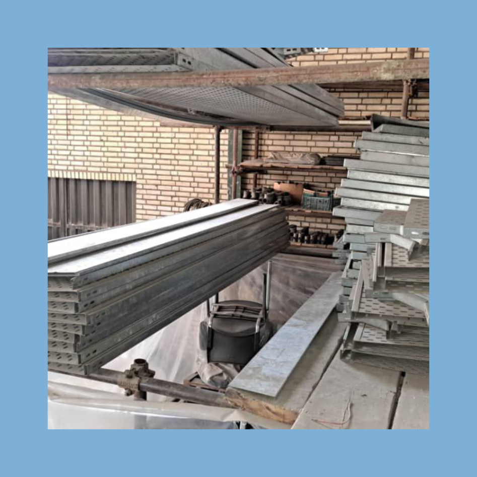 ​حدود 1 تن سینی و اتصالات 