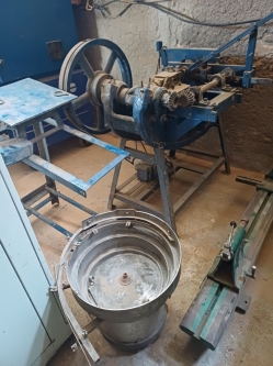 ​پرس افقی با ویبراتور یا فیدر اتومات ساخت چین - مهدی آرمیده - کارخانجات تهران