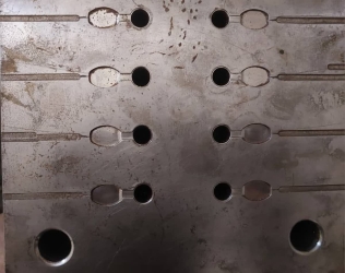 ​قالب میکروتیوپ ۸ کویته - مهدی آرمیده - کارخانجات تهران