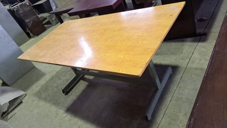 میز کنفرانس - مهدی آرمیده - کارخانجات تهران