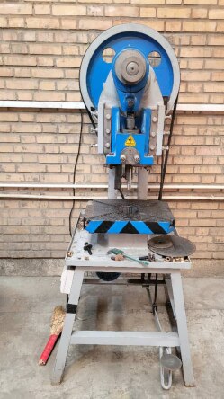  پرس ضربه ایی 12 تن ساخت چهارمیری - مهدی آرمیده - کارخانجات تهران