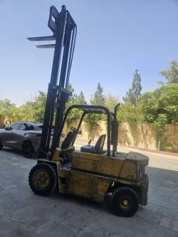 لیفتراک کاترپیلار 3 تن مدل 4206 - مهدی آرمیده - کارخانجات تهران