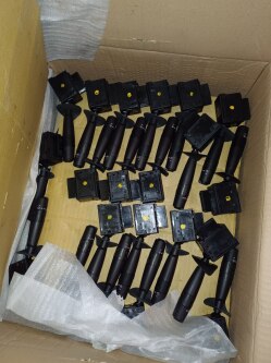 500 عدد دسته برف پاک کن خانواده پژو - مهدی آرمیده - کارخانجات تهران