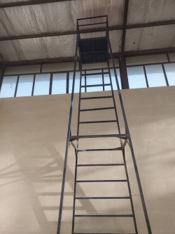 چهار پایه 6 متری دارای پاگرد - مهدی آرمیده - کارخانجات تهران