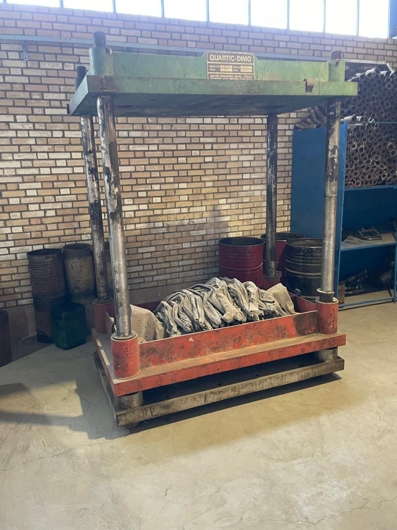 پرس دروازه ای انگلیسی