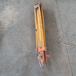 سه پایه دوربین چوبی 4 متر استاندارد برند Trimble اصلی - مهدی آرمیده - کارخانجات تهران